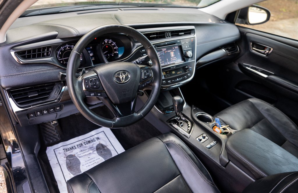 Used 2016 Toyota Avalon Limited w/ Toyota Safety Sense Package FWD image 13