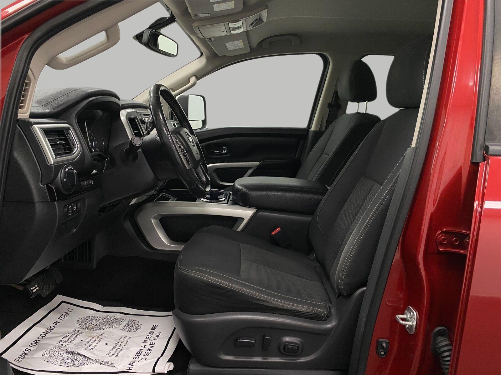 Used 2019 Nissan Titan SV AWD/4WD image 30