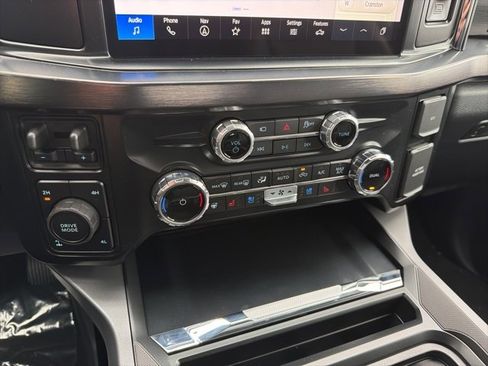 New 2026 Ford F250 Lariat w/ Black Appearance Package image 15