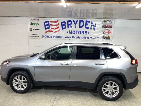 Used 2015 Jeep Cherokee Latitude w/ Cold Weather Group image 5