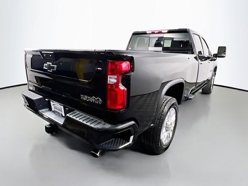 Certified 2022 Chevrolet Silverado 2500 High Country w/ LPO, Dark Essentials Package image 5