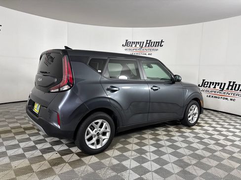 Used 2024 Kia Soul LX w/ Option Group 015 FWD image 4