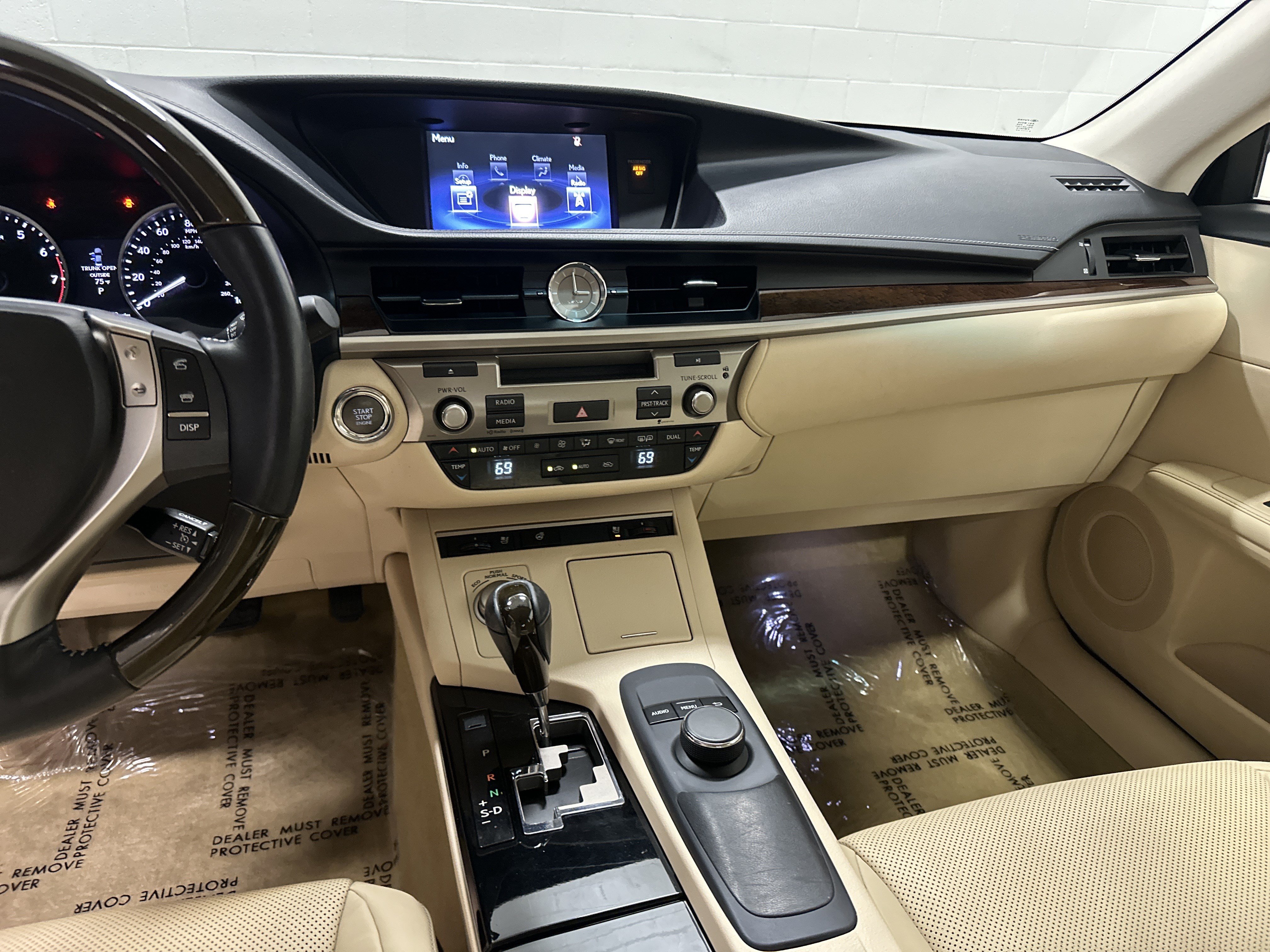 Used 2015 Lexus ES 350 w/ Premium Package FWD image 30