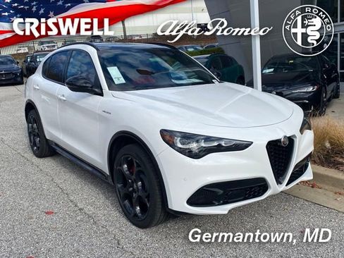 New 2025 Alfa Romeo Stelvio Sprint image 1