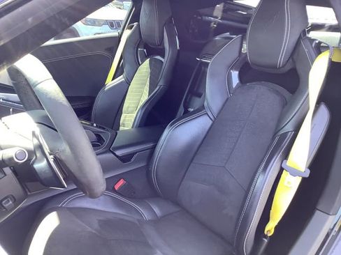 Used 2021 Chevrolet Corvette Stingray Preferred Cpe w/ Z51 Performance Package RWD image 7