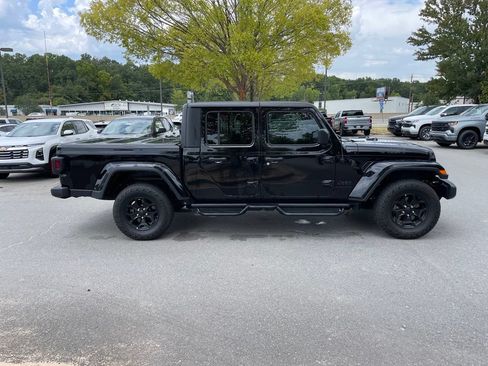 Used 2022 Jeep Gladiator Sport AWD/4WD image 8