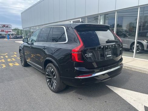 Certified 2025 Volvo XC90 B5 Plus AWD/4WD image 3