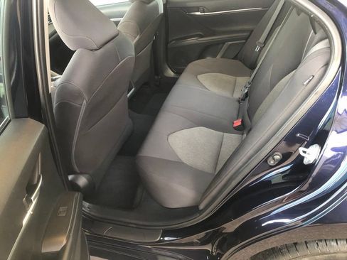 Used 2021 Toyota Camry LE FWD image 5