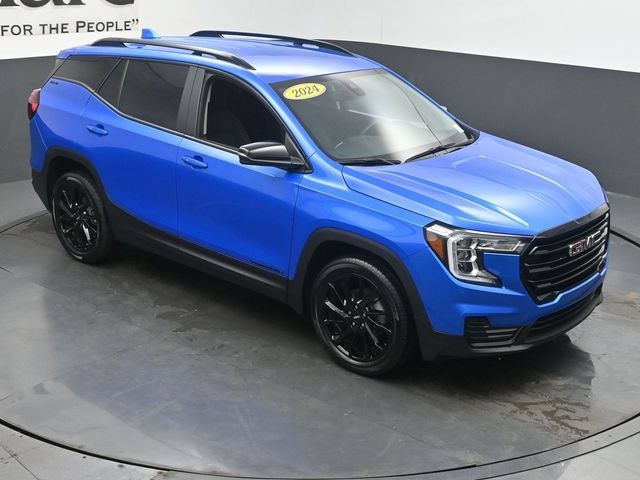 Used 2024 GMC Terrain SLE w/ Driver Convenience Package FWD image 53