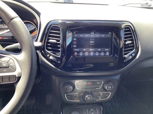 Used 2021 Jeep Compass Latitude w/ Sun and Sound Group AWD/4WD image 17