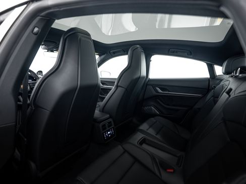 Certified 2025 Porsche Taycan 4S image 18