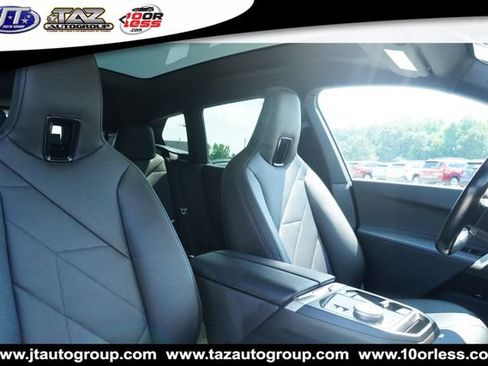 Used 2022 BMW iX xDrive50 w/ Sport Package AWD/4WD image 17