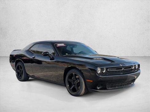 Used 2018 Dodge Challenger SXT w/ Super Sport Group (SS/T) image 3