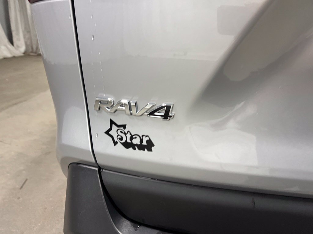 Used 2025 Toyota RAV4 XLE AWD/4WD image 16