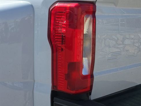 Used 2023 Ford F350 XL w/ FX4 Off-Road Package image 9