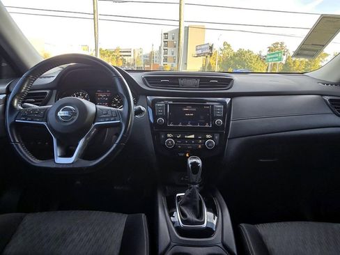 Used 2020 Nissan Rogue SV image 10