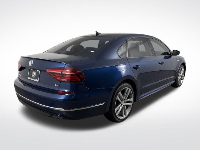 Used 2018 Volkswagen Passat 2.0T R-Line w/ R-Line Lighting Package FWD image 34