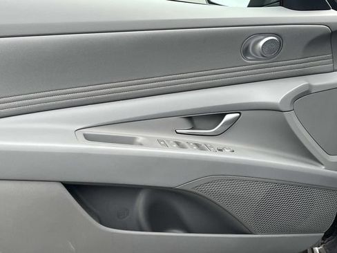 Certified 2025 Hyundai Elantra Sport FWD image 23