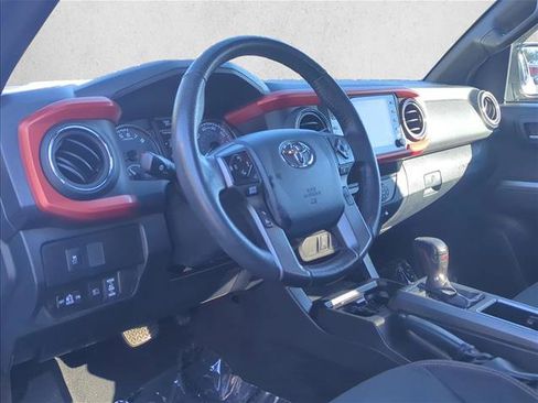 Used 2020 Toyota Tacoma TRD Sport image 9