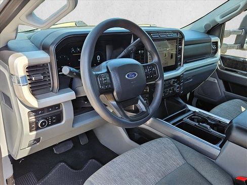 Used 2024 Ford F250 XLT w/ Black Appearance Package AWD/4WD image 10