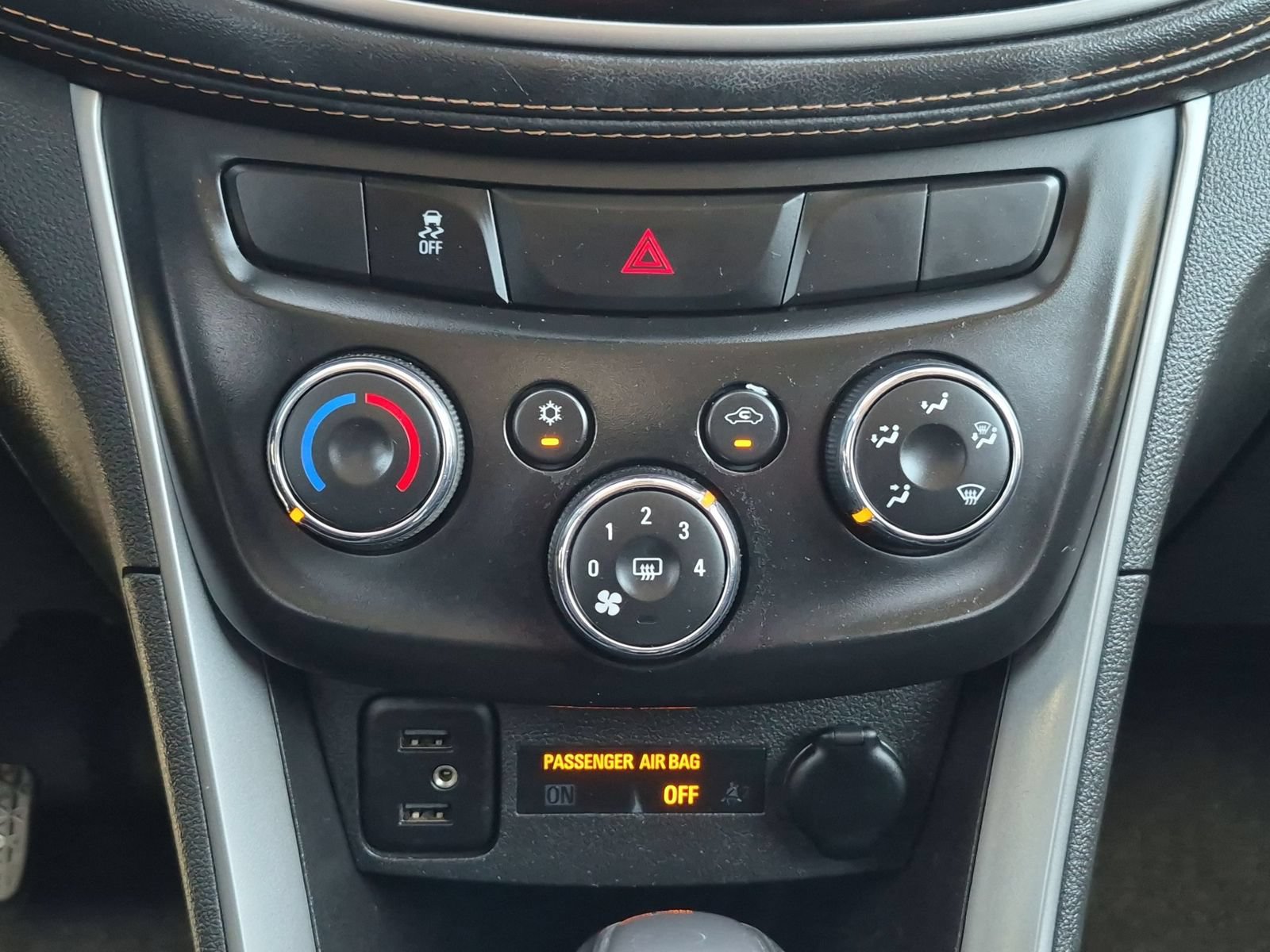 Used 2021 Chevrolet Trax LT w/ Sport Edition FWD image 16