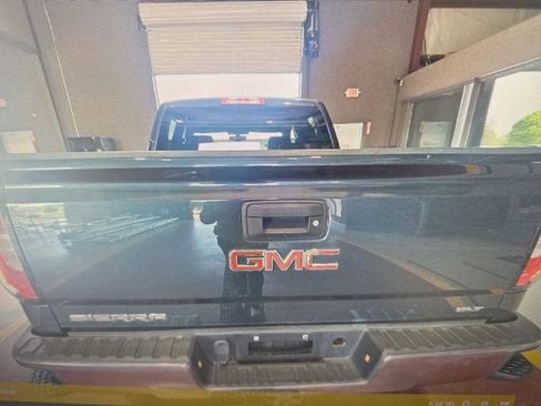 Used 2018 GMC Sierra 1500 SLT w/ SLT Premium Package image 4