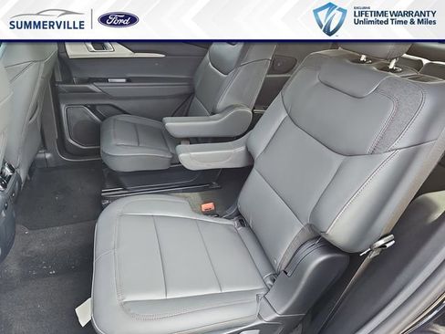 New 2026 Ford Explorer Active RWD image 17