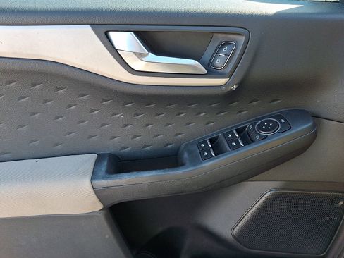 Used 2020 Ford Escape SE image 13