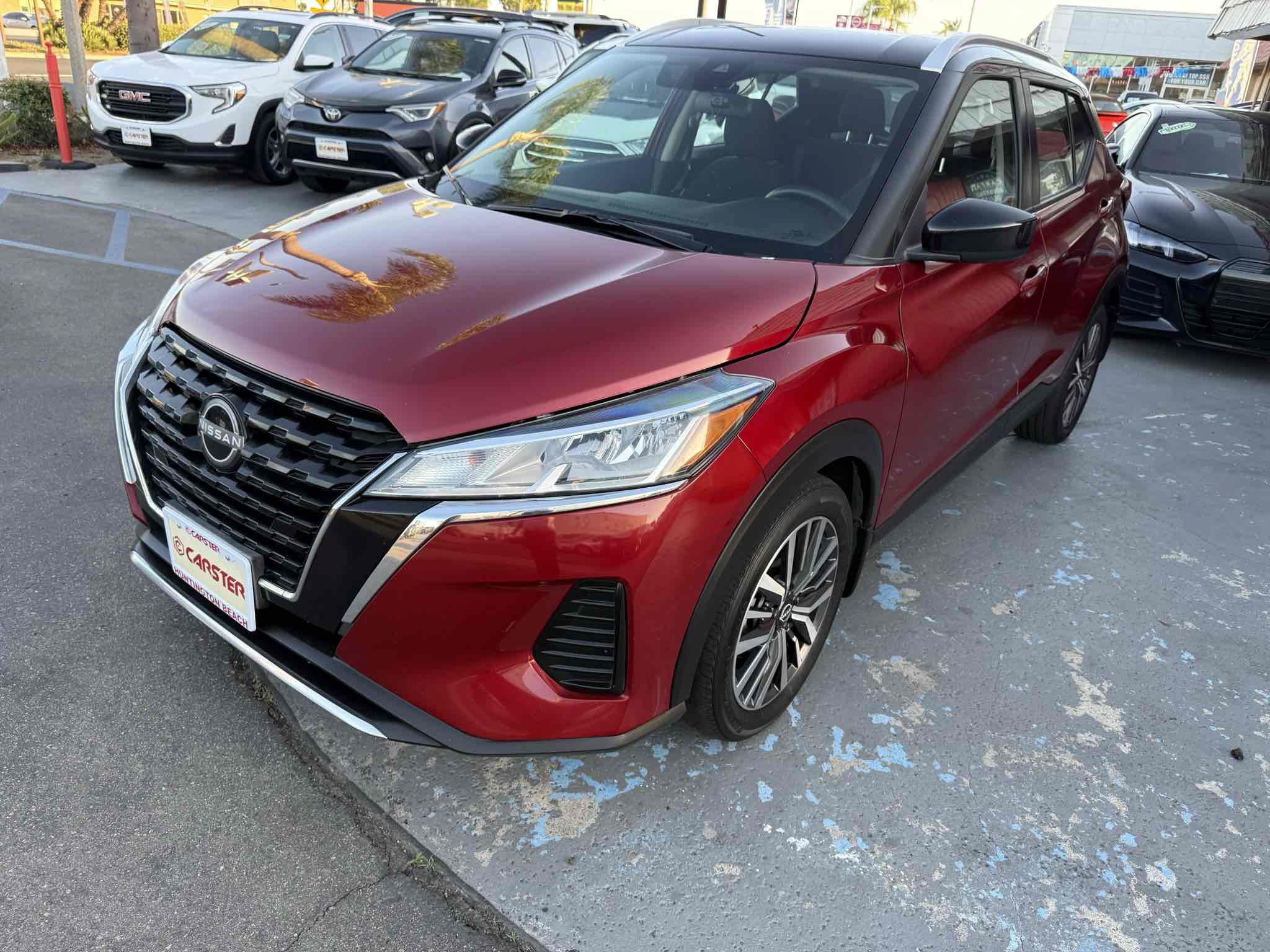 Used 2022 Nissan Kicks SV FWD image 2
