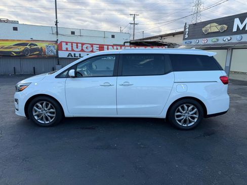 Used 2019 Kia Sedona EX FWD image 5