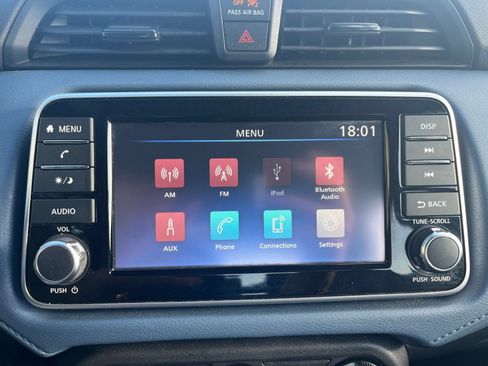 Used 2025 Nissan Versa SV FWD image 20