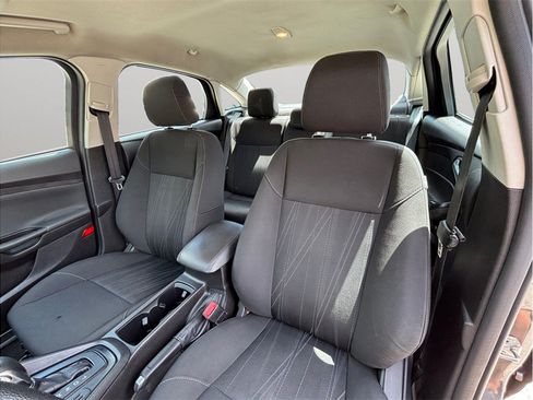 Used 2017 Ford Focus SE FWD image 14