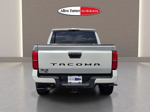 Used 2024 Toyota Tacoma TRD Sport AWD/4WD image 7