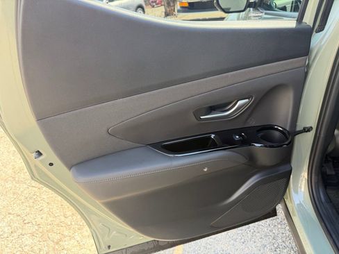 Certified 2024 Hyundai Santa Cruz Limited image 17