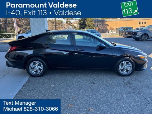 Certified 2024 Hyundai Elantra SE image 20