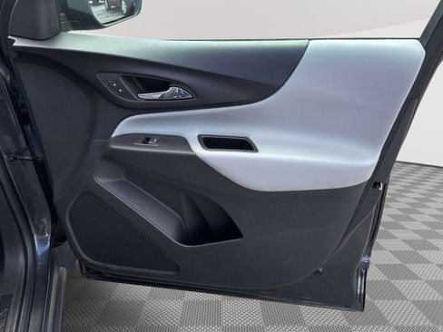 Used 2022 Chevrolet Equinox LS FWD image 24