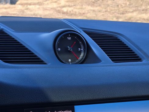 Certified 2023 Porsche Cayenne Platinum Edition image 20