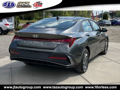 Used 2024 Hyundai Elantra SEL FWD image 7