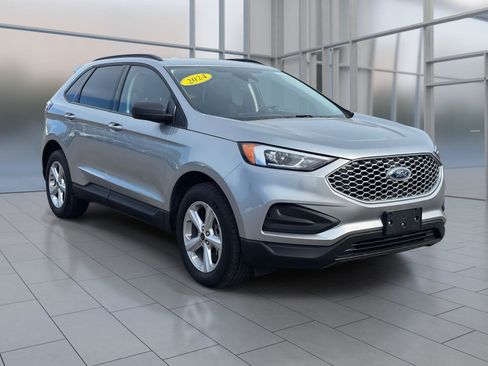 Certified 2024 Ford Edge SE image 2