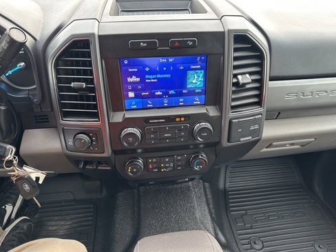 Used 2021 Ford F250 XLT w/ XLT Premium Package image 10