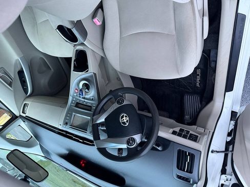 Used 2012 Toyota Prius Two FWD image 15