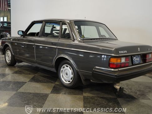 Used 1988 Volvo 240 Sedan RWD image 10