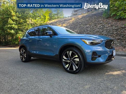 Used 2024 Volvo XC40 B5 Ultimate w/ Protection Package Premier AWD/4WD image 3