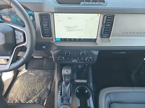 New 2025 Ford Bronco Outer Banks image 19