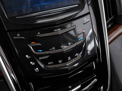 Used 2020 Cadillac Escalade Premium Luxury image 29