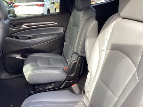 Used 2024 Buick Enclave Premium image 13