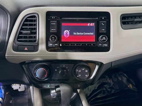 Used 2019 Honda HR-V LX image 18