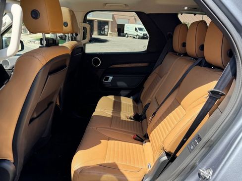 Used 2018 Land Rover Discovery HSE AWD/4WD image 27