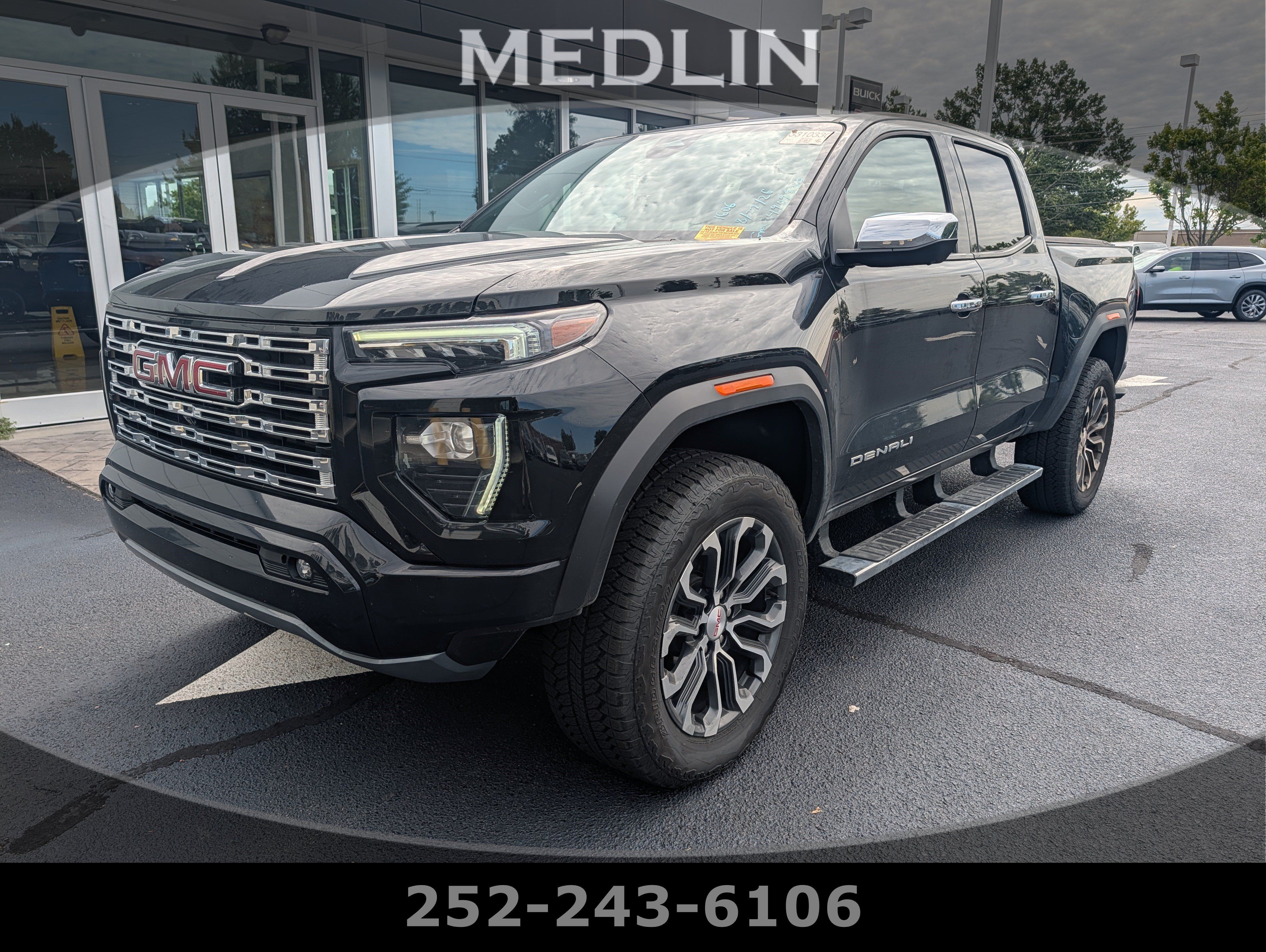 Used 2026 GMC Canyon Denali AWD/4WD image 1