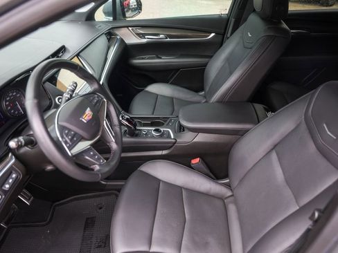 Certified 2023 Cadillac XT5 Sportv w/ Technology Package image 9